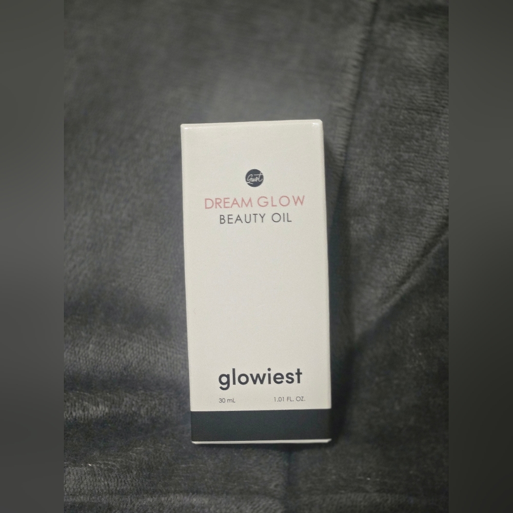 New In Box DREAM GLOW BEAUTY OIL - Natural Facial Oil for All Skin Types